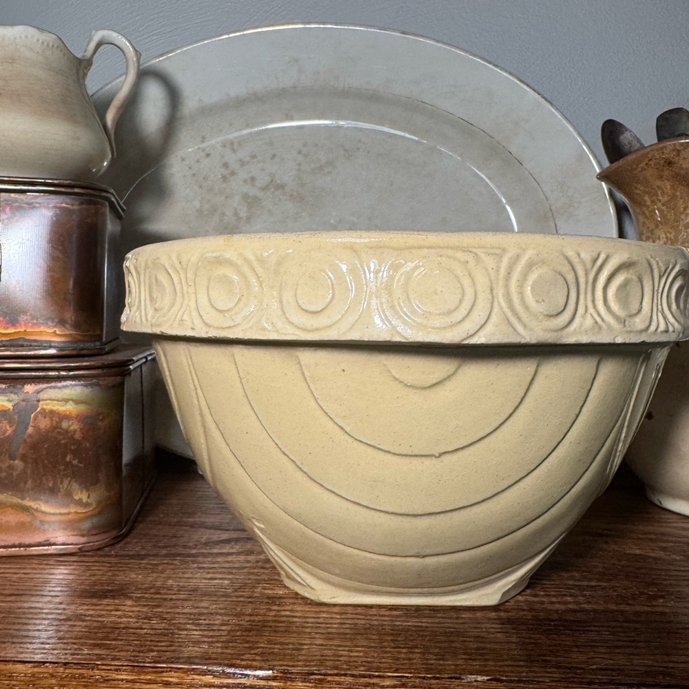 Stoneware Batter Bowl with Pouring Spout - Picture 10 of 16